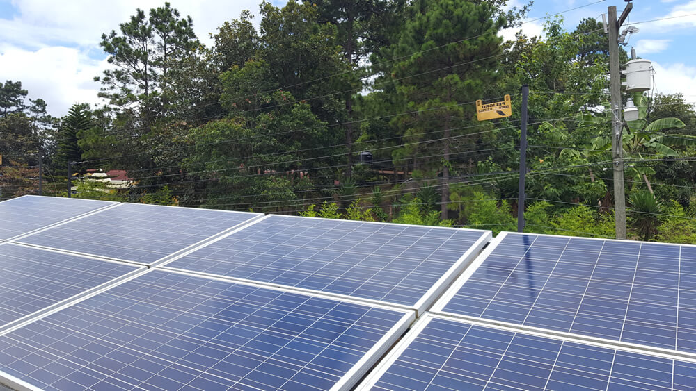 Sistema De Autoproducción Solar Fotovoltaico Residencia Arcides Peña